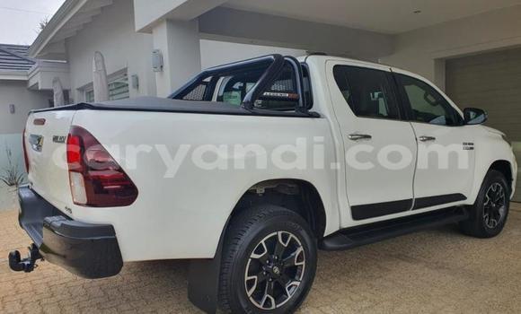 Acheter Occasion Voiture Toyota Hilux Blanc à Lusaka, Zambie Acheter Occasion Voiture Toyota Hilux Blanc à Lusaka, Zambie