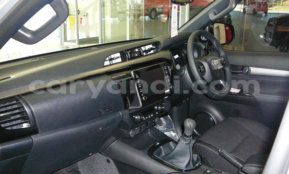 Acheter Occasion Voiture Toyota Hilux Gris à Lusaka, Zambie Acheter Occasion Voiture Toyota Hilux Gris à Lusaka, Zambie