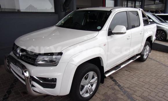 Buy Used Volkswagen Amarok White Car in Lusaka in Zambia