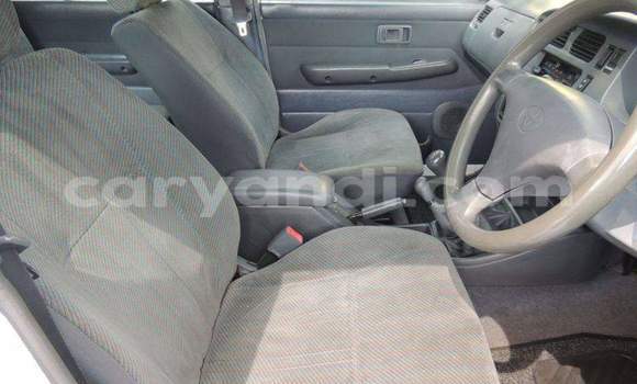 Acheter Occasion Voiture Toyota Avanza Blanc à Lusaka, Zambie Acheter Occasion Voiture Toyota Avanza Blanc à Lusaka, Zambie