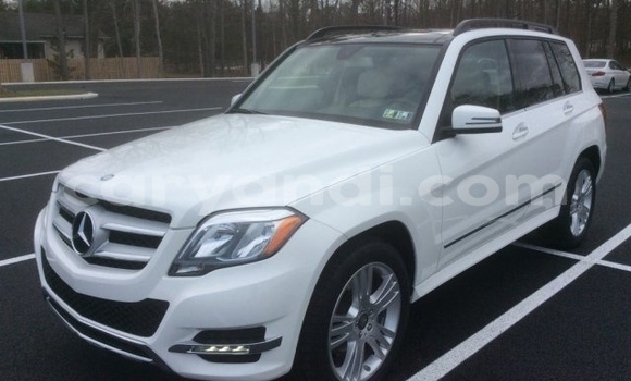 Buy Used Mercedes‒Benz GLK–Class White Car in Chilanga in Lusaka Buy Used Mercedes‒Benz GLK–Class White Car in Chilanga in Lusaka