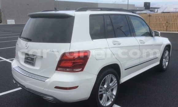 Buy Used Mercedes‒Benz GLK–Class White Car in Chilanga in Lusaka Buy Used Mercedes‒Benz GLK–Class White Car in Chilanga in Lusaka