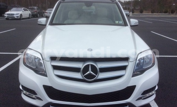 Buy Used Mercedes‒Benz GLK–Class White Car in Chilanga in Lusaka Buy Used Mercedes‒Benz GLK–Class White Car in Chilanga in Lusaka