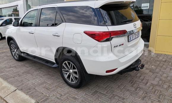 Buy Used Toyota Hilux White Car in Ndola in Zambia Buy Used Toyota Hilux White Car in Ndola in Zambia