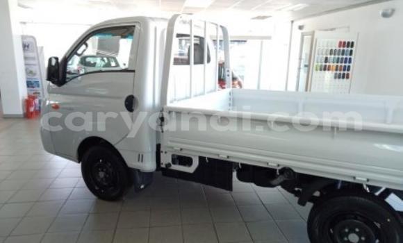 Buy Used Hyundai H200 White Car in Chipata in Zambia Buy Used Hyundai H200 White Car in Chipata in Zambia