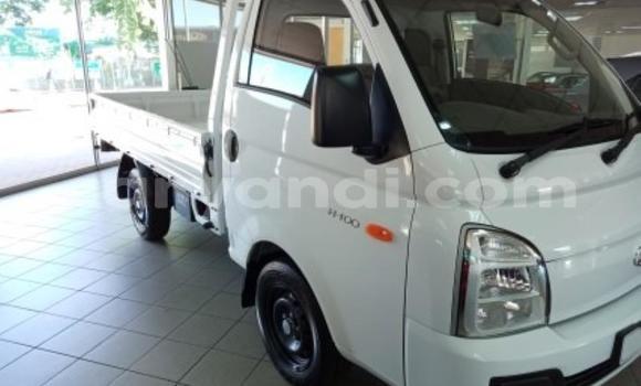 Buy Used Hyundai H200 White Car in Chipata in Zambia Buy Used Hyundai H200 White Car in Chipata in Zambia