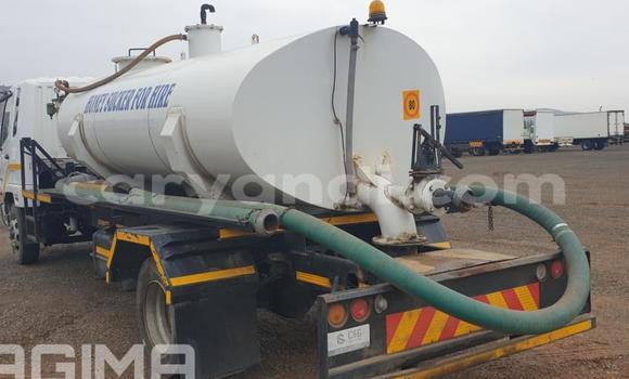 Acheter Occasion Utilitaire Mitsubishi Fuso Blanc à Chingola, Zambie Acheter Occasion Utilitaire Mitsubishi Fuso Blanc à Chingola, Zambie