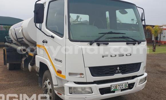 Acheter Occasion Utilitaire Mitsubishi Fuso Blanc à Chingola, Zambie Acheter Occasion Utilitaire Mitsubishi Fuso Blanc à Chingola, Zambie