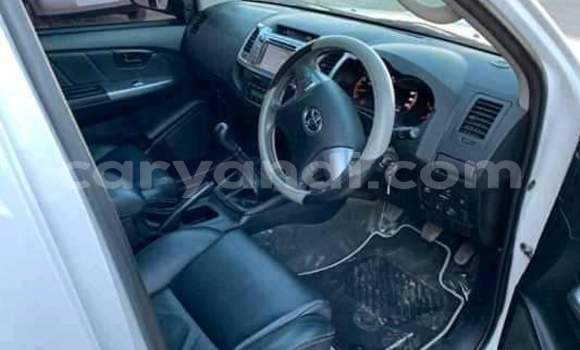 Buy Used Toyota Hilux White Car in Chipata in Zambia Buy Used Toyota Hilux White Car in Chipata in Zambia