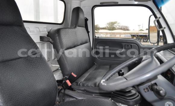 Acheter Occasion Utilitaire Nissan UD Blanc à Kafue, Lusaka Acheter Occasion Utilitaire Nissan UD Blanc à Kafue, Lusaka