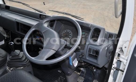 Acheter Occasion Utilitaire Nissan UD Blanc à Kafue, Lusaka Acheter Occasion Utilitaire Nissan UD Blanc à Kafue, Lusaka