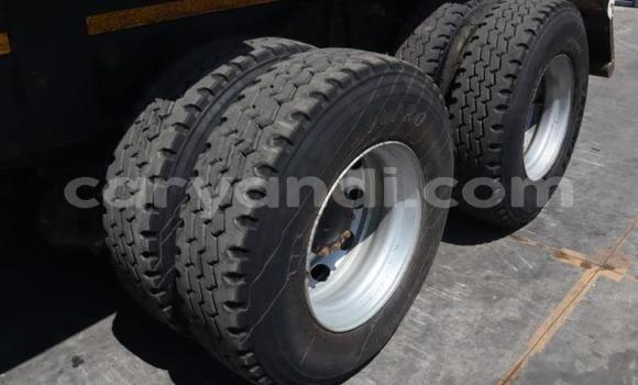 Acheter Occasion Utilitaire Nissan UD Blanc à Kalomo, Du sud Acheter Occasion Utilitaire Nissan UD Blanc à Kalomo, Du sud