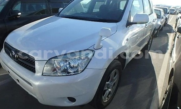 Acheter Occasion Voiture Toyota RAV4 Blanc à Lusaka, Zambie Acheter Occasion Voiture Toyota RAV4 Blanc à Lusaka, Zambie