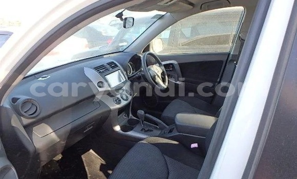 Acheter Occasion Voiture Toyota RAV4 Blanc à Lusaka, Zambie Acheter Occasion Voiture Toyota RAV4 Blanc à Lusaka, Zambie