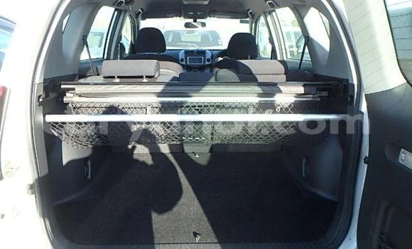 Acheter Occasion Voiture Toyota RAV4 Blanc à Lusaka, Zambie Acheter Occasion Voiture Toyota RAV4 Blanc à Lusaka, Zambie