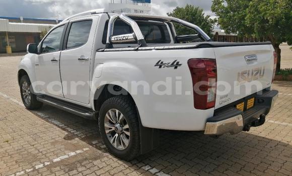 Buy Used Isuzu D–MAX White Car in Lusaka in Zambia Buy Used Isuzu D–MAX White Car in Lusaka in Zambia