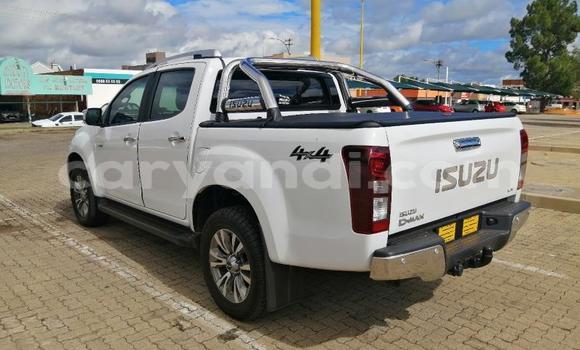 Buy Used Isuzu D–MAX White Car in Lusaka in Zambia Buy Used Isuzu D–MAX White Car in Lusaka in Zambia