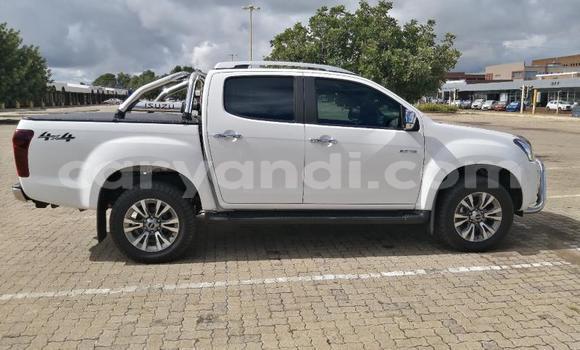 Buy Used Isuzu D–MAX White Car in Lusaka in Zambia Buy Used Isuzu D–MAX White Car in Lusaka in Zambia