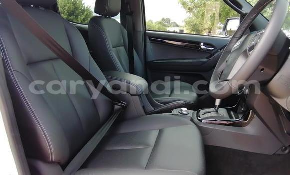 Buy Used Isuzu D–MAX White Car in Lusaka in Zambia Buy Used Isuzu D–MAX White Car in Lusaka in Zambia