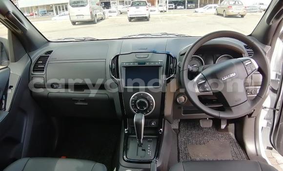 Buy Used Isuzu D–MAX White Car in Lusaka in Zambia Buy Used Isuzu D–MAX White Car in Lusaka in Zambia