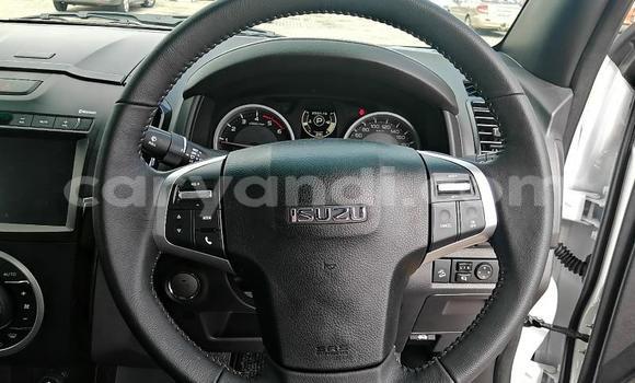 Buy Used Isuzu D–MAX White Car in Lusaka in Zambia Buy Used Isuzu D–MAX White Car in Lusaka in Zambia