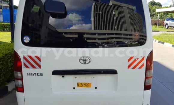 Buy Used Toyota Hiace White Car in Chambishi in Copperbelt Buy Used Toyota Hiace White Car in Chambishi in Copperbelt