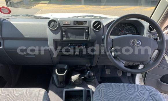 Buy Used Toyota Land Cruiser White Car in Chingola in Zambia Buy Used Toyota Land Cruiser White Car in Chingola in Zambia