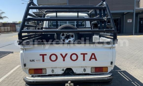 Buy Used Toyota Land Cruiser White Car in Chingola in Zambia Buy Used Toyota Land Cruiser White Car in Chingola in Zambia