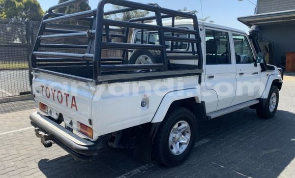 Buy Used Toyota Land Cruiser White Car in Chingola in Zambia Buy Used Toyota Land Cruiser White Car in Chingola in Zambia