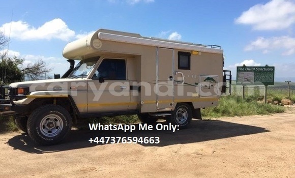 Tenga Tsaru Toyota Land Cruiser Beige Mota in Lusaka in Zambia