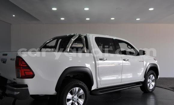 Acheter Occasion Voiture Toyota Hilux Blanc à Kitwe, Zambie Acheter Occasion Voiture Toyota Hilux Blanc à Kitwe, Zambie