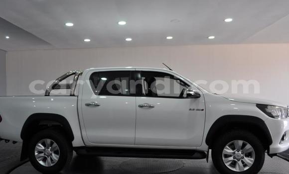 Acheter Occasion Voiture Toyota Hilux Blanc à Kitwe, Zambie Acheter Occasion Voiture Toyota Hilux Blanc à Kitwe, Zambie