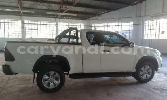 Acheter Occasion Voiture Toyota Hilux Blanc à Kansanshi, Nord-Ouest Acheter Occasion Voiture Toyota Hilux Blanc à Kansanshi, Nord-Ouest