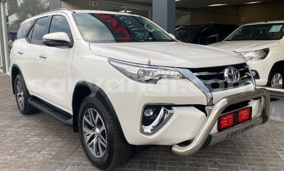 Acheter Occasion Voiture Toyota Fortuner Blanc à Lusaka, Zambie Acheter Occasion Voiture Toyota Fortuner Blanc à Lusaka, Zambie