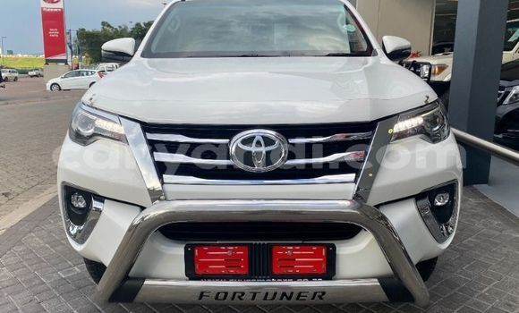 Nunua Ilio tumika Toyota Fortuner Nyeupe Gari ndani ya Lusaka nchini Zambia Nunua Ilio tumika Toyota Fortuner Nyeupe Gari ndani ya Lusaka nchini Zambia