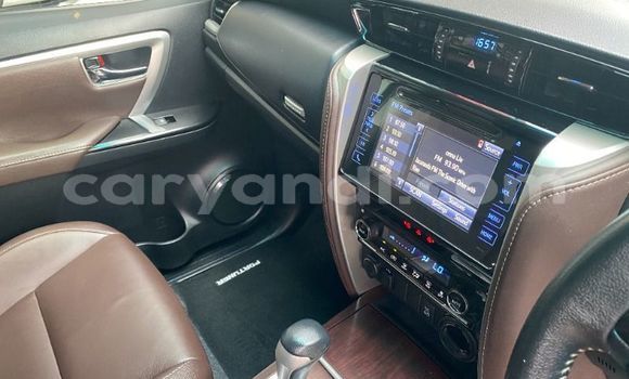 Nunua Ilio tumika Toyota Fortuner Nyeupe Gari ndani ya Lusaka nchini Zambia Nunua Ilio tumika Toyota Fortuner Nyeupe Gari ndani ya Lusaka nchini Zambia