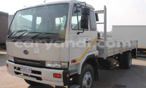 Acheter Occasion Utilitaire Nissan UD Blanc à Lusaka, Zambie Acheter Occasion Utilitaire Nissan UD Blanc à Lusaka, Zambie