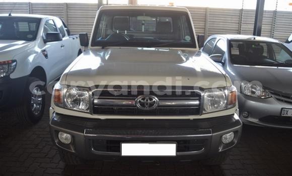 Buy Used Toyota Land Cruiser White Car in Livingstone in Zambia Buy Used Toyota Land Cruiser White Car in Livingstone in Zambia