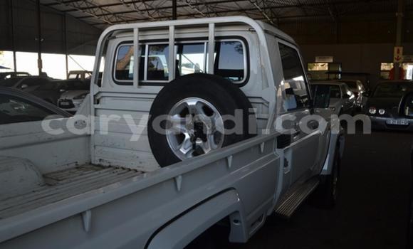 Buy Used Toyota Land Cruiser White Car in Livingstone in Zambia Buy Used Toyota Land Cruiser White Car in Livingstone in Zambia