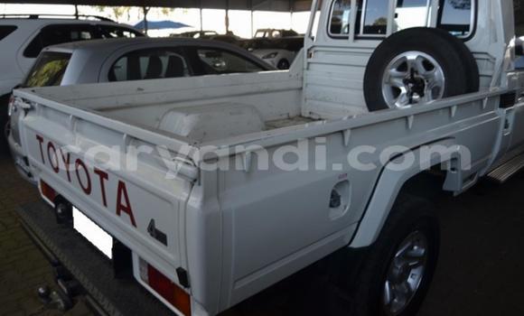 Buy Used Toyota Land Cruiser White Car in Livingstone in Zambia Buy Used Toyota Land Cruiser White Car in Livingstone in Zambia