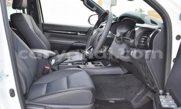 Nunua Ilio tumika Toyota Hilux Nyeupe Gari ndani ya Lusaka nchini Zambia Nunua Ilio tumika Toyota Hilux Nyeupe Gari ndani ya Lusaka nchini Zambia