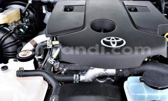 Nunua Ilio tumika Toyota Hilux Nyeupe Gari ndani ya Lusaka nchini Zambia Nunua Ilio tumika Toyota Hilux Nyeupe Gari ndani ya Lusaka nchini Zambia