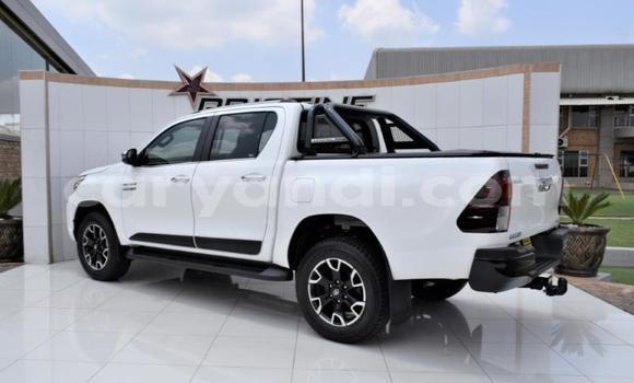 Nunua Ilio tumika Toyota Hilux Nyeupe Gari ndani ya Lusaka nchini Zambia Nunua Ilio tumika Toyota Hilux Nyeupe Gari ndani ya Lusaka nchini Zambia