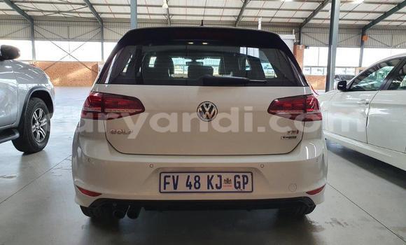 Acheter Occasion Voiture Volkswagen Golf Blanc à Lusaka, Zambie Acheter Occasion Voiture Volkswagen Golf Blanc à Lusaka, Zambie