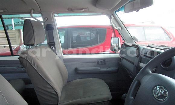 Buy Used Toyota Land Cruiser White Car in Zambezi in North-Western Buy Used Toyota Land Cruiser White Car in Zambezi in North-Western
