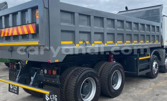 Nunua Ilio tumika Mercedes–Benz Truck Nyeupe Lori ndani ya Lusaka nchini Zambia Nunua Ilio tumika Mercedes–Benz Truck Nyeupe Lori ndani ya Lusaka nchini Zambia