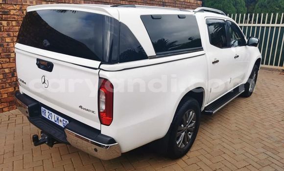 Acheter Occasion Voiture Mercedes-Benz GLC 250D Blanc à Choma, Du sud Acheter Occasion Voiture Mercedes-Benz GLC 250D Blanc à Choma, Du sud