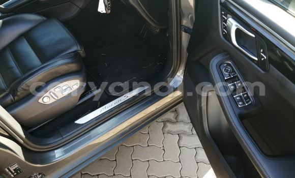 Buy Used Porsche Macan Black Car in Chambishi in Copperbelt Buy Used Porsche Macan Black Car in Chambishi in Copperbelt