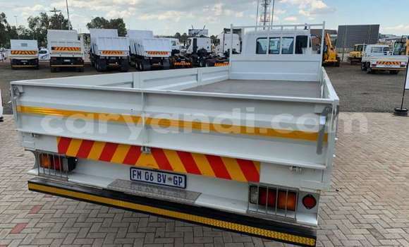 Acheter Occasion Utilitaire Mitsubishi Fuso Blanc à Lusaka, Zambie Acheter Occasion Utilitaire Mitsubishi Fuso Blanc à Lusaka, Zambie