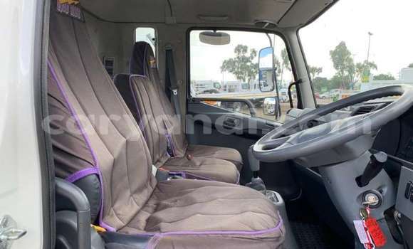 Acheter Occasion Utilitaire Mitsubishi Fuso Blanc à Lusaka, Zambie Acheter Occasion Utilitaire Mitsubishi Fuso Blanc à Lusaka, Zambie